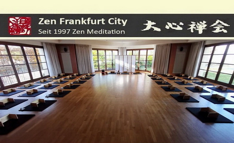 Zen Meditation im Kloster. Thema: Zen Gl&uuml;ck Zufriedenheit Billets