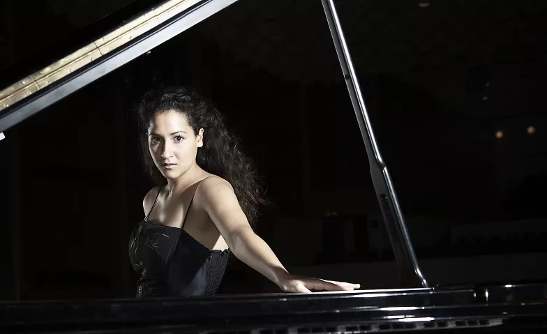 Weltklassik am Klavier-Meryem Akdenizli spielt Debussy u.a.  Theatersaal Melchiorsgrund, Melchiorsgrund 1, 36318 Schwalmtal Billets