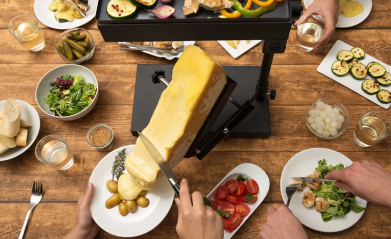 Dinner with locals: Swiss Melting Cheese, Wine and Chocolate ${singleEventLocation} Billets